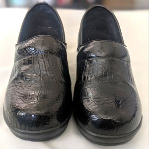 Air Flex Textured  Clogs